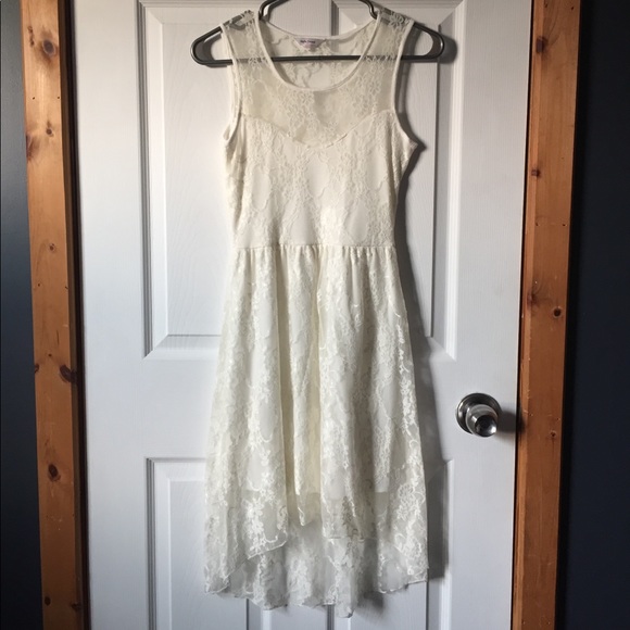 Simple White Lace Dress - Picture 1 of 2